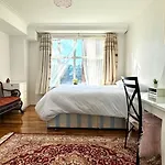 3 Bedroom Apartment Edgware Road
